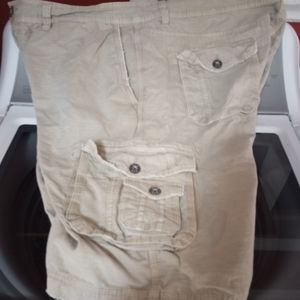 Mens BKE athletic fit khaki cargo shorts sz 42